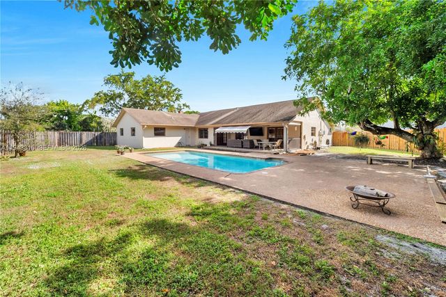 1191 NW 77th Ave, Plantation, FL 33322