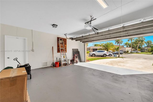 1191 NW 77th Ave, Plantation, FL 33322