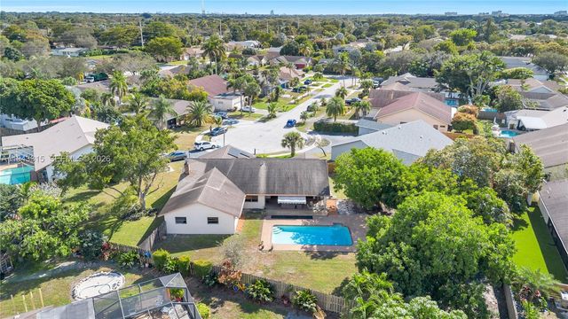 1191 NW 77th Ave, Plantation, FL 33322