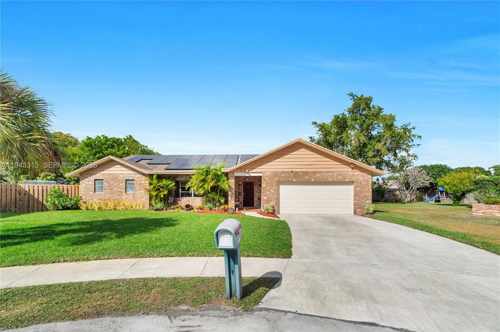 1191 NW 77th Ave, Plantation, FL 33322