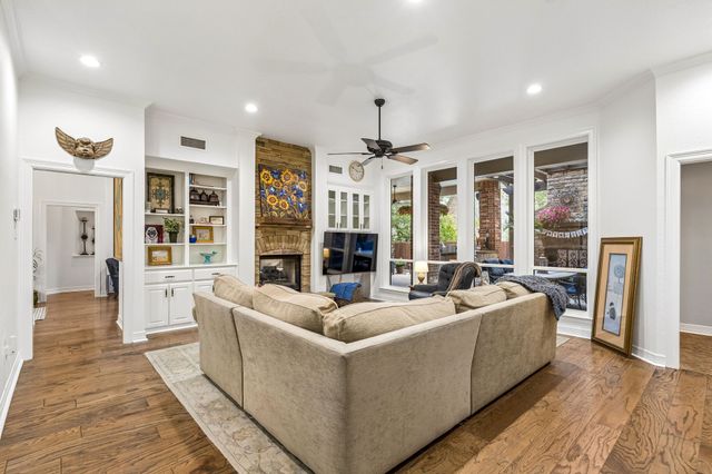 1000 Hidden Knoll Court, Southlake, TX 76092