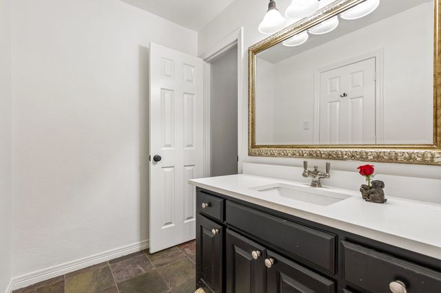 1000 Hidden Knoll Court, Southlake, TX 76092