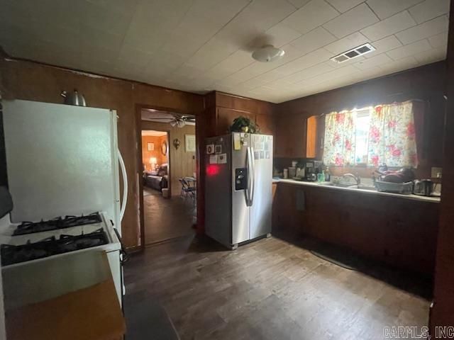 1015 N Main Street, Stuttgart, AR 72160