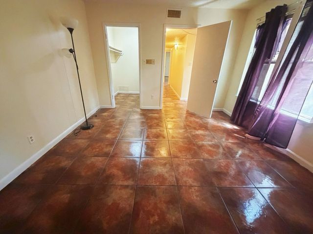 1344 N Cooper Street, Arlington, TX 76011