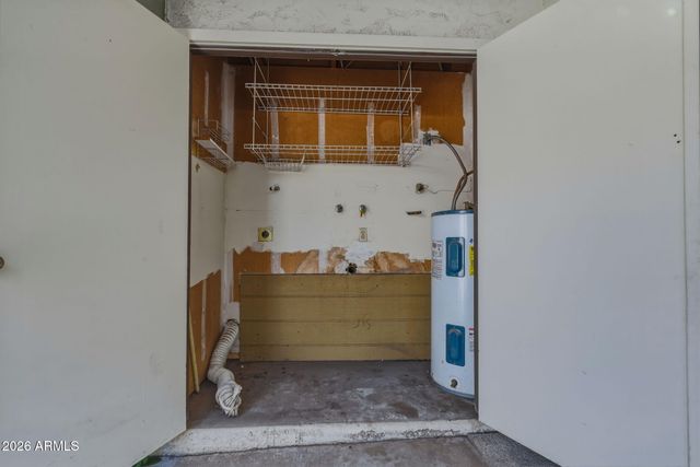 9024 N 51st Lane, Glendale, AZ 85302