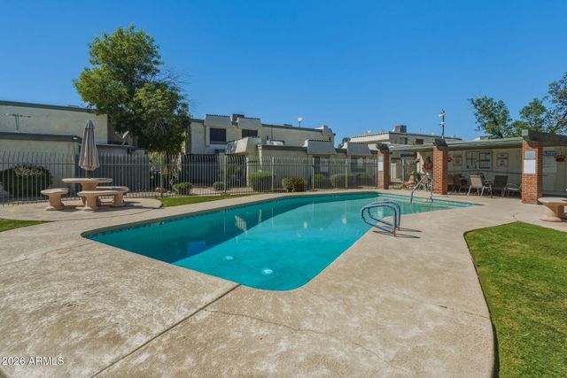 9024 N 51st Lane, Glendale, AZ 85302