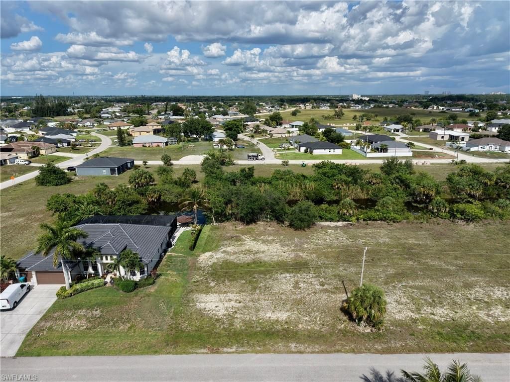 2007 NE 18th PL, CAPE CORAL, FL 33909 — photo 2