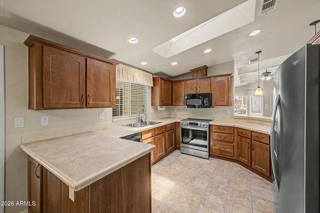 3301 S GOLDFIELD Road 4045, Apache Junction, AZ 85119