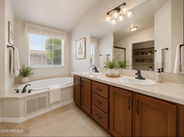 3301 S GOLDFIELD Road 4045, Apache Junction, AZ 85119