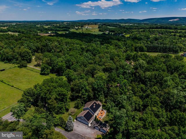 176 RICHLAND RD, Carlisle, PA 17015