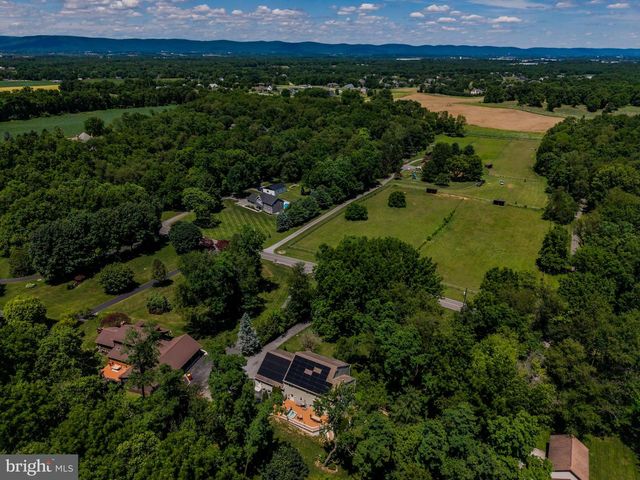 176 RICHLAND RD, Carlisle, PA 17015
