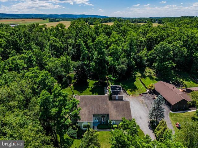 176 RICHLAND RD, Carlisle, PA 17015