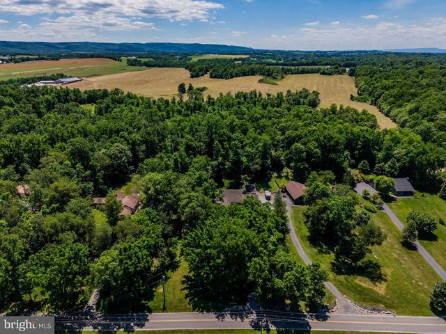 176 RICHLAND RD, Carlisle, PA 17015