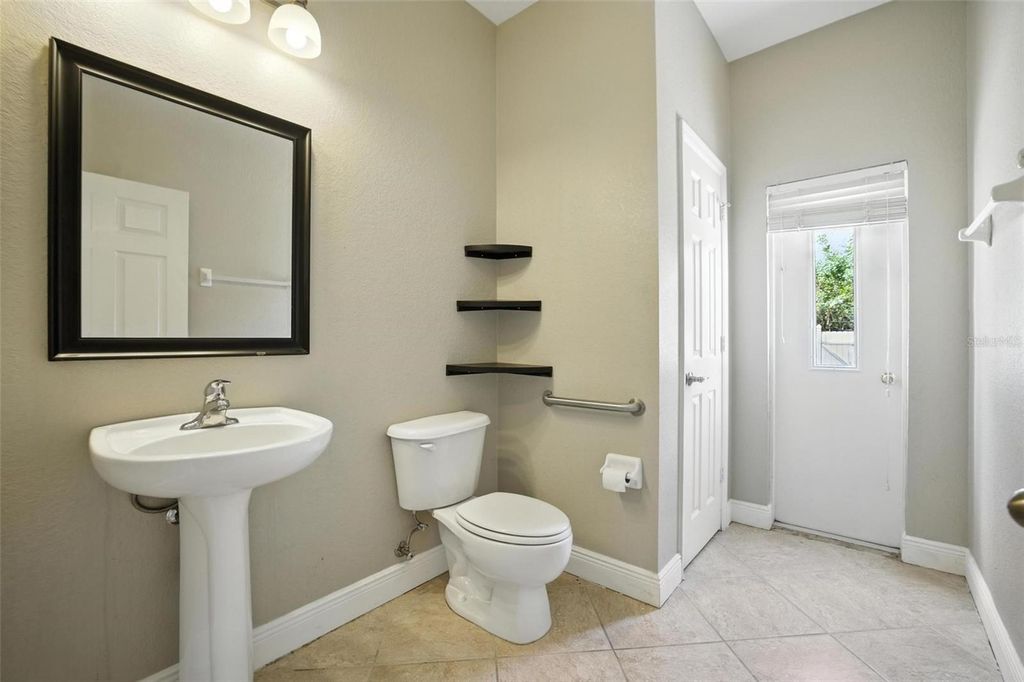 Image 13 of property listing at 9010 GLADIOLUS PRESERVE CIRCLE, Fort Myers, FL 33908