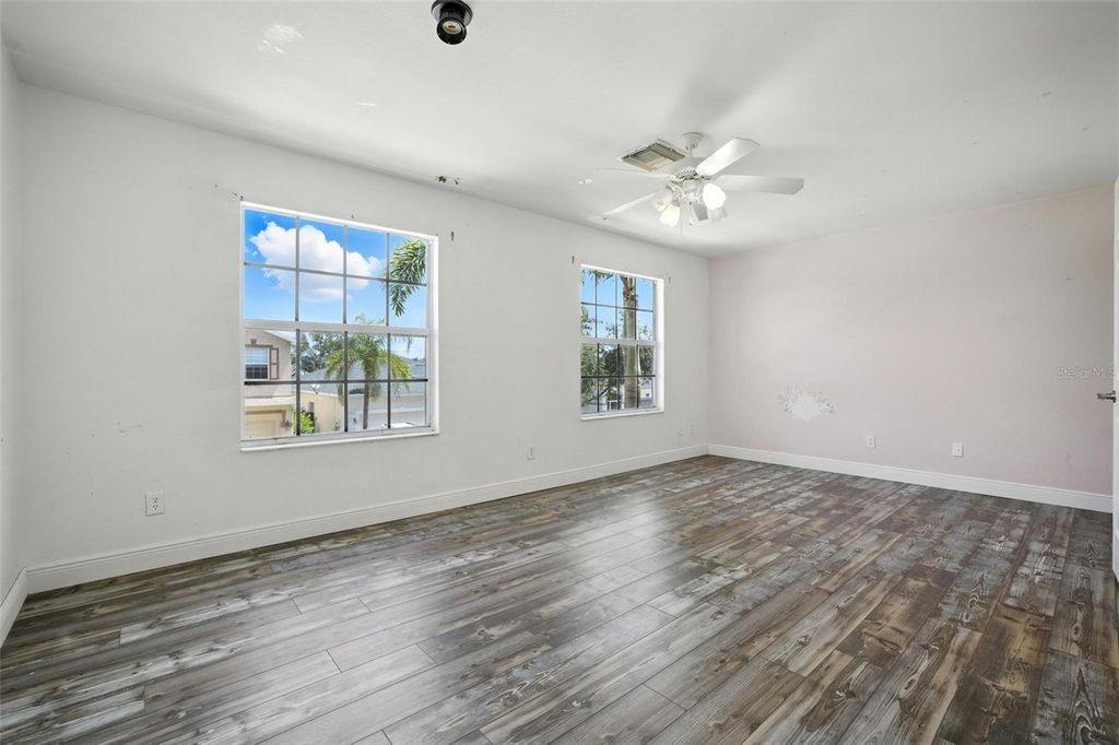 Image 20 of property listing at 9010 GLADIOLUS PRESERVE CIRCLE, Fort Myers, FL 33908
