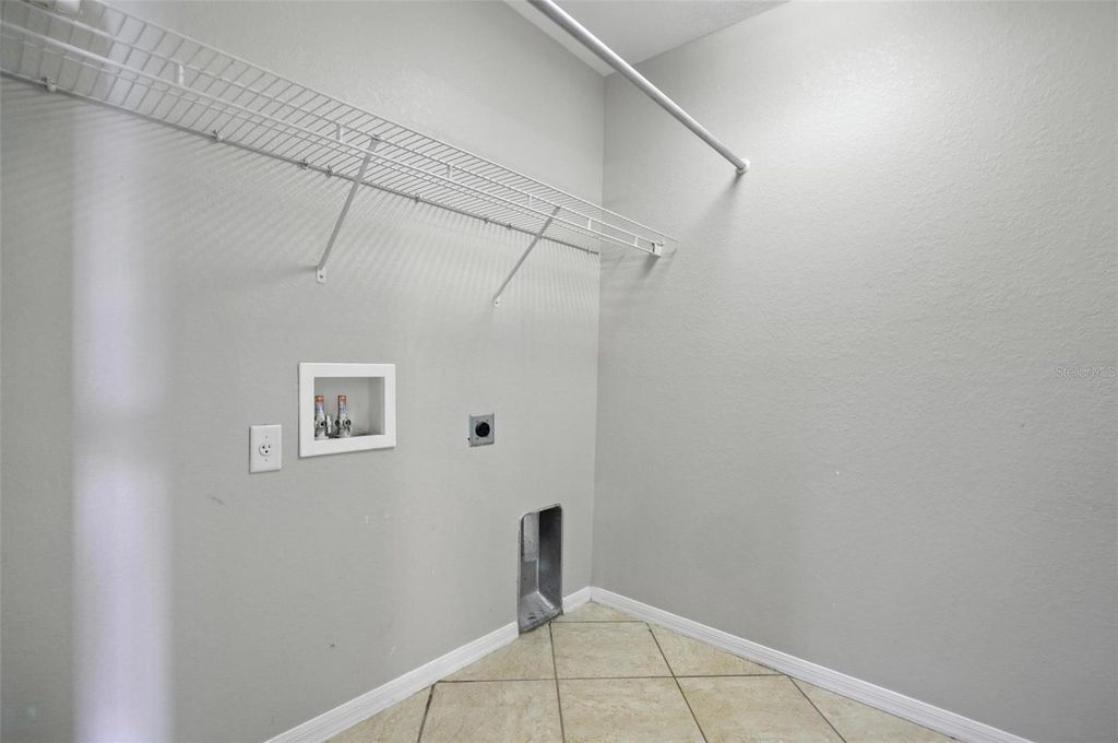 Image 26 of property listing at 9010 GLADIOLUS PRESERVE CIRCLE, Fort Myers, FL 33908
