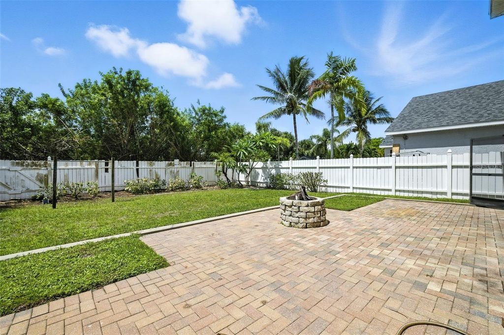 Image 29 of property listing at 9010 GLADIOLUS PRESERVE CIRCLE, Fort Myers, FL 33908