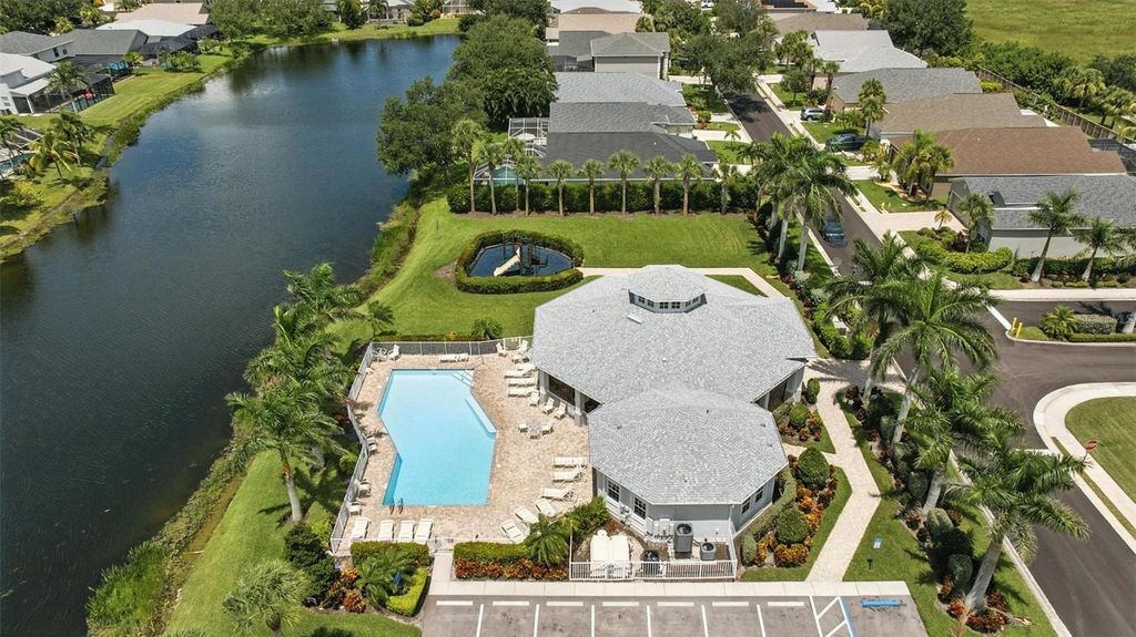Image 32 of property listing at 9010 GLADIOLUS PRESERVE CIRCLE, Fort Myers, FL 33908