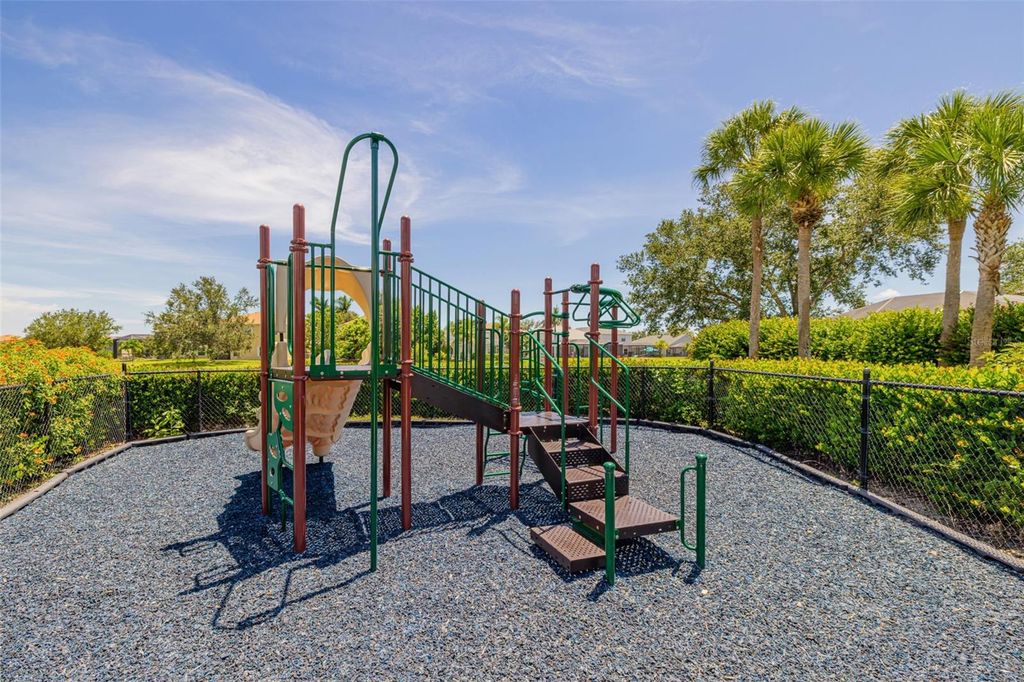 Image 33 of property listing at 9010 GLADIOLUS PRESERVE CIRCLE, Fort Myers, FL 33908