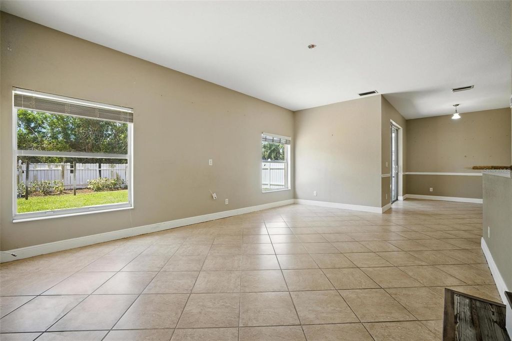 Image 7 of property listing at 9010 GLADIOLUS PRESERVE CIRCLE, Fort Myers, FL 33908