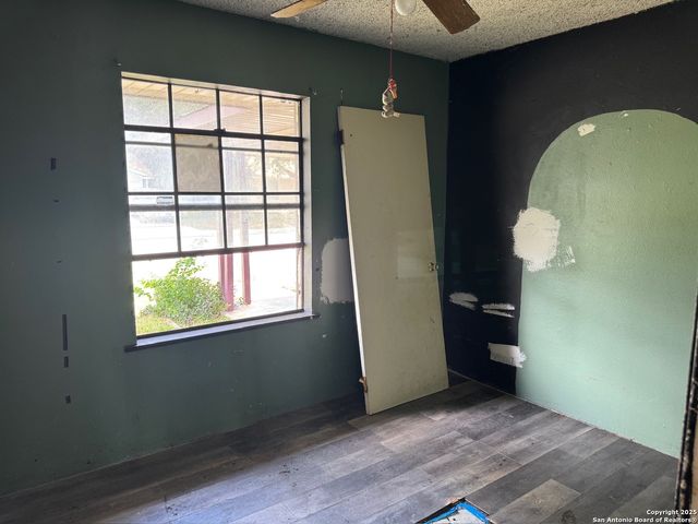222 Kerry Brook, Converse, TX 78109
