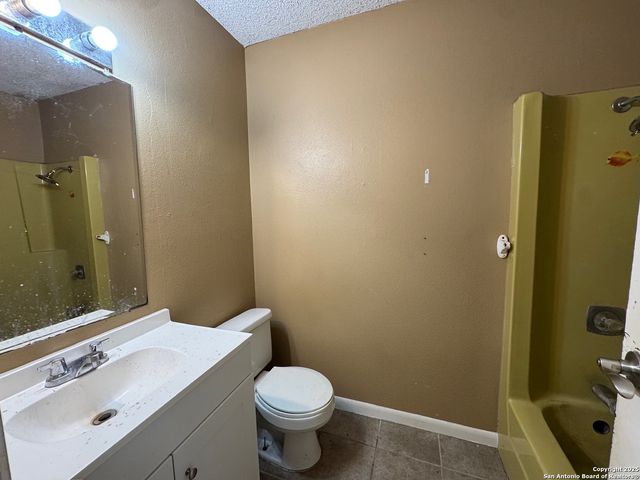 222 Kerry Brook, Converse, TX 78109