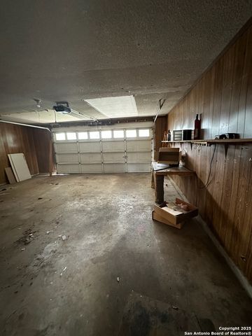 222 Kerry Brook, Converse, TX 78109
