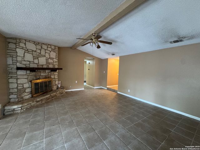 222 Kerry Brook, Converse, TX 78109