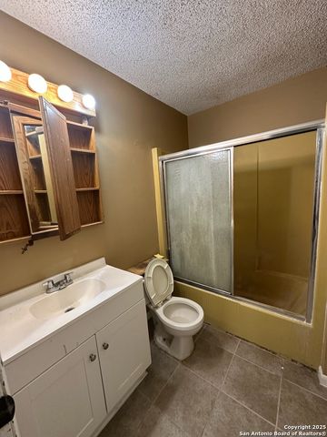 222 Kerry Brook, Converse, TX 78109