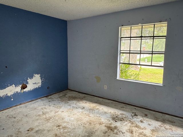 222 Kerry Brook, Converse, TX 78109