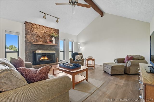 13542 N 155th East Avenue, Collinsville, OK 74021