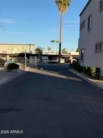 2863 E Pinchot Avenue, Phoenix, AZ 85016