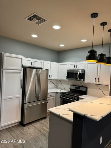 2863 E Pinchot Avenue, Phoenix, AZ 85016