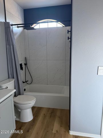 2863 E Pinchot Avenue, Phoenix, AZ 85016