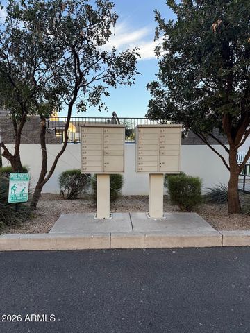 2863 E Pinchot Avenue, Phoenix, AZ 85016