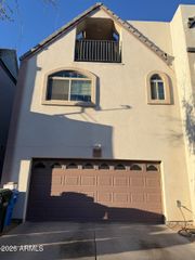 2863 E Pinchot Avenue, Phoenix, AZ 85016