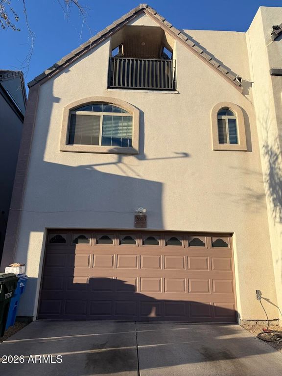 2863 E Pinchot Avenue, Phoenix, AZ 85016