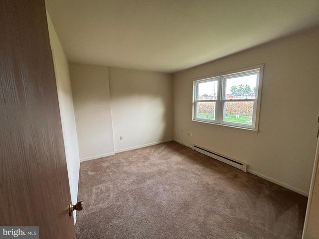 218 FAUSNACHT DR, Denver, PA 17517