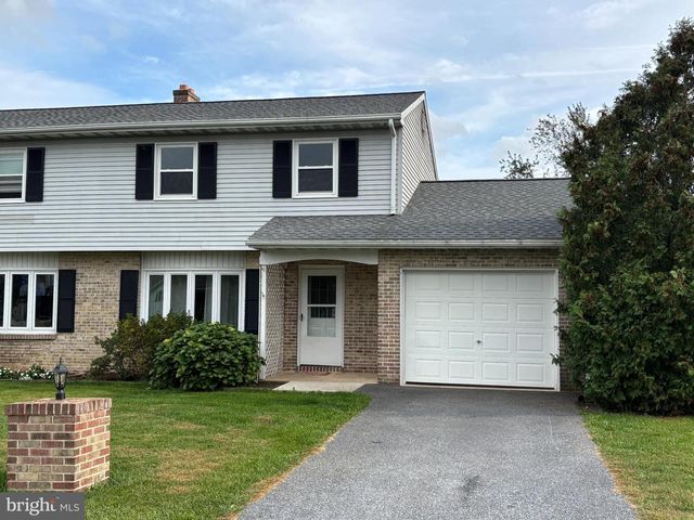 218 FAUSNACHT DR, Denver, PA 17517