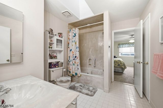 88 Metro Vista Dr, Hawthorne Boro, NJ 07506