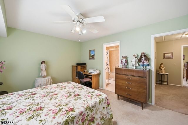 88 Metro Vista Dr, Hawthorne Boro, NJ 07506