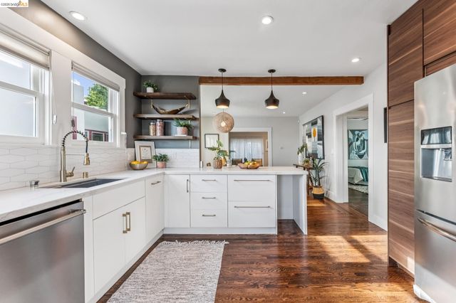 2832 Monticello Ave, Oakland, CA 94619