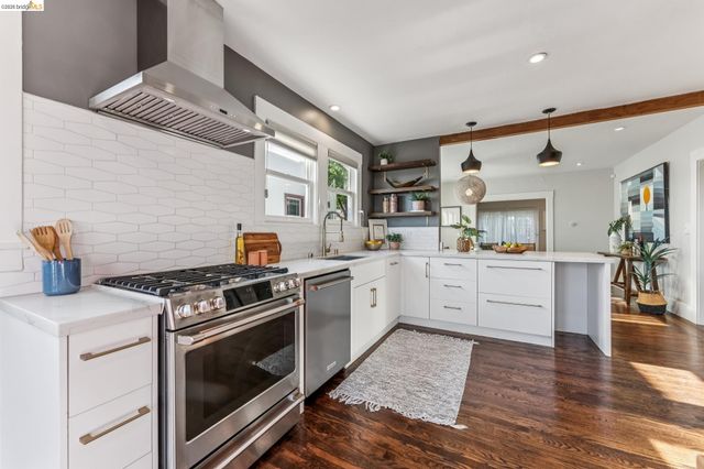 2832 Monticello Ave, Oakland, CA 94619