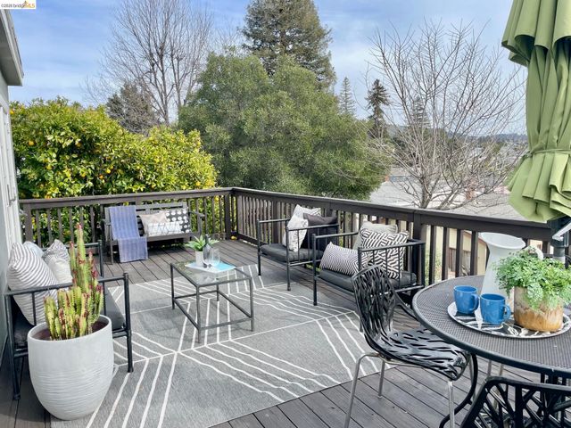 2832 Monticello Ave, Oakland, CA 94619