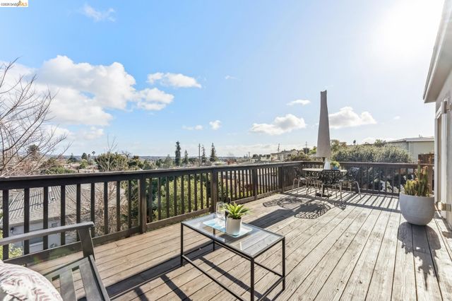 2832 Monticello Ave, Oakland, CA 94619