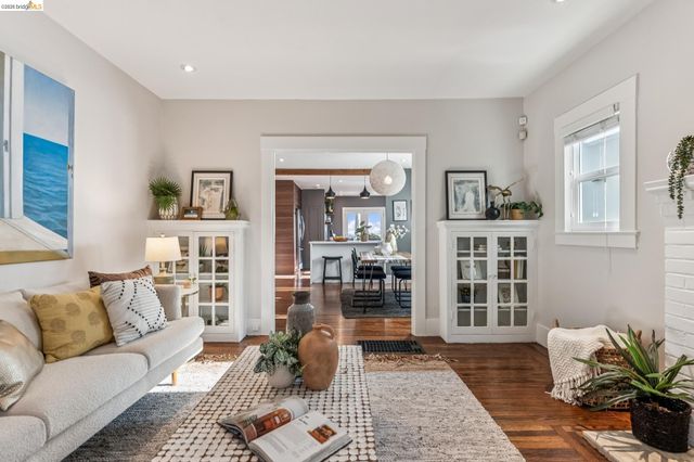 2832 Monticello Ave, Oakland, CA 94619