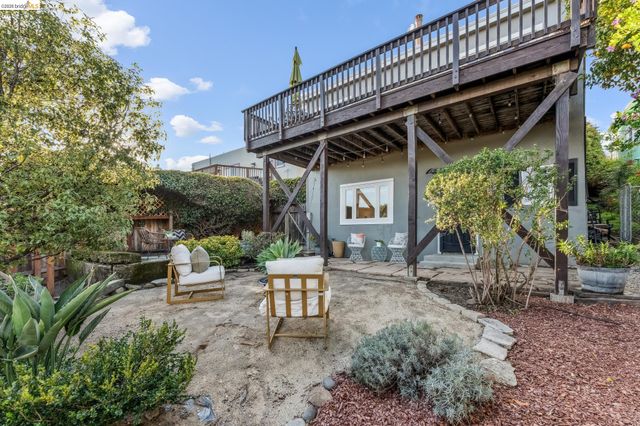 2832 Monticello Ave, Oakland, CA 94619