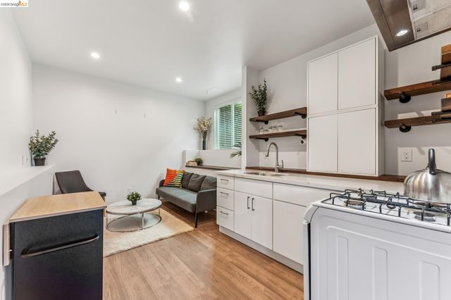 2832 Monticello Ave, Oakland, CA 94619