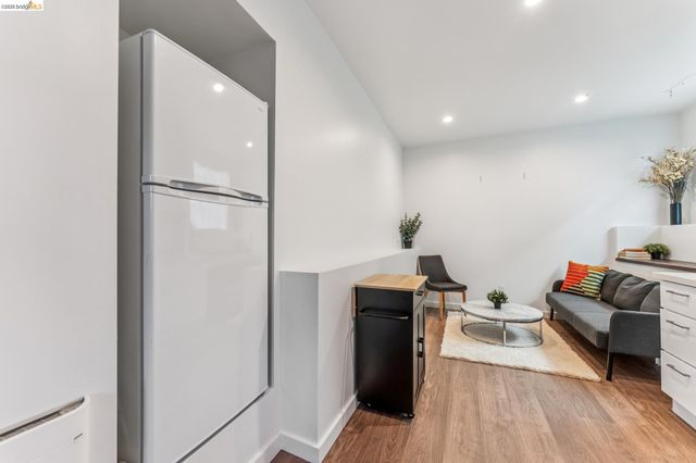 2832 Monticello Ave, Oakland, CA 94619