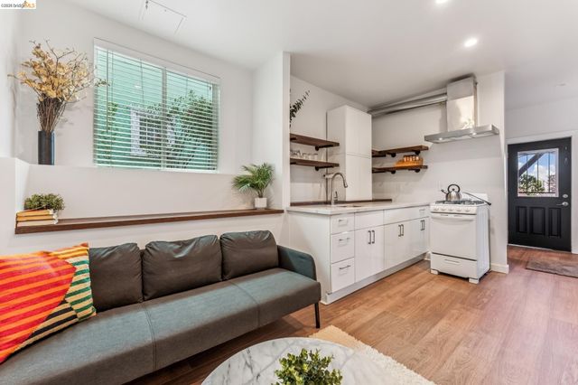 2832 Monticello Ave, Oakland, CA 94619